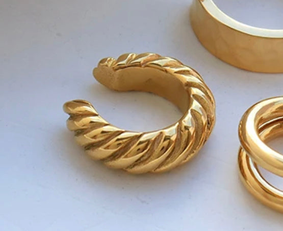 CUTE EAR CUFF