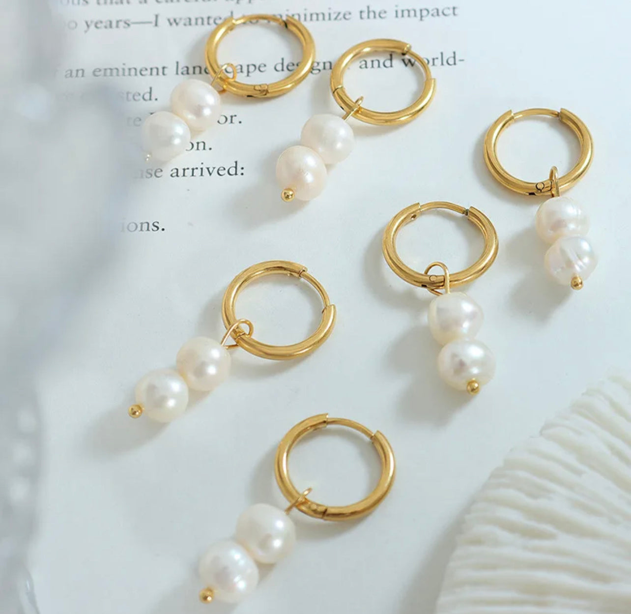 PEARL CHARM EARRINS