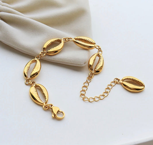 GOLD SEA SHELL BRACELET